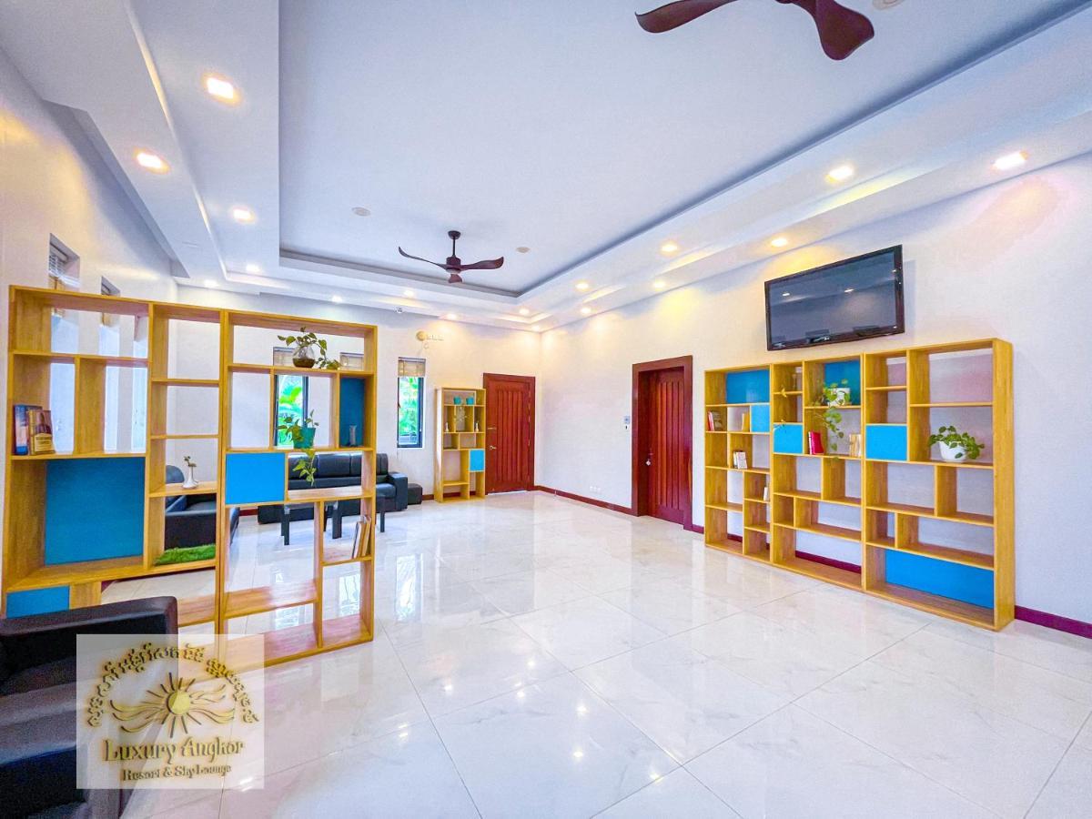 Luxury Angkor Resort & Sky Lounge 시엠리아프 외부 사진
