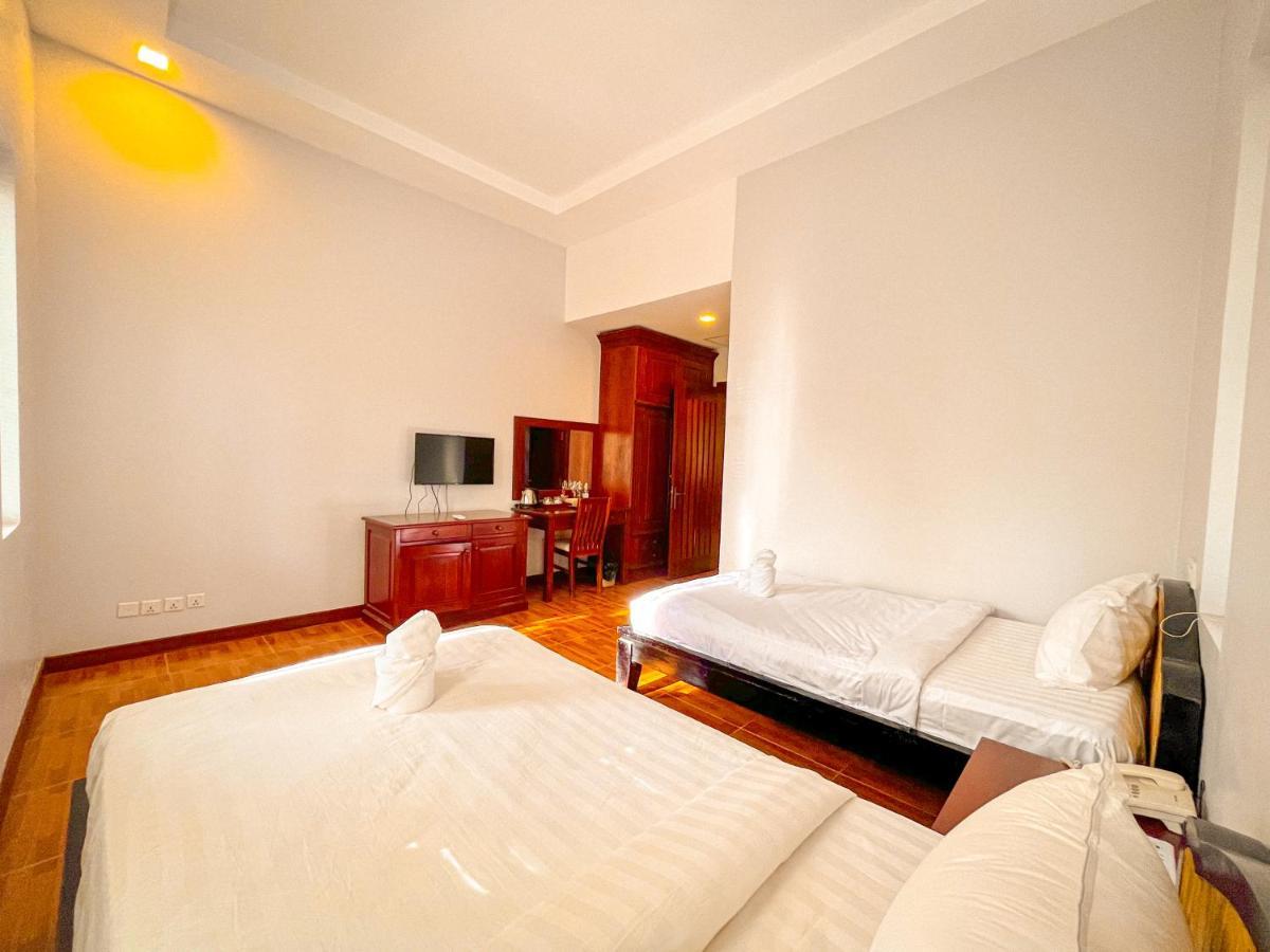 Luxury Angkor Resort & Sky Lounge 시엠리아프 외부 사진