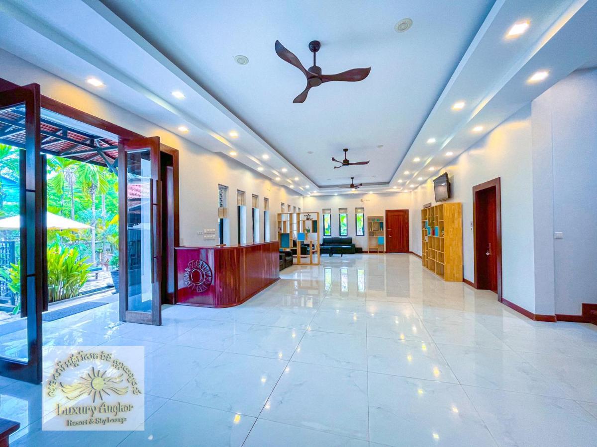 Luxury Angkor Resort & Sky Lounge 시엠리아프 외부 사진