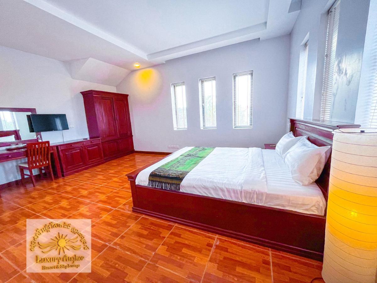 Luxury Angkor Resort & Sky Lounge 시엠리아프 외부 사진