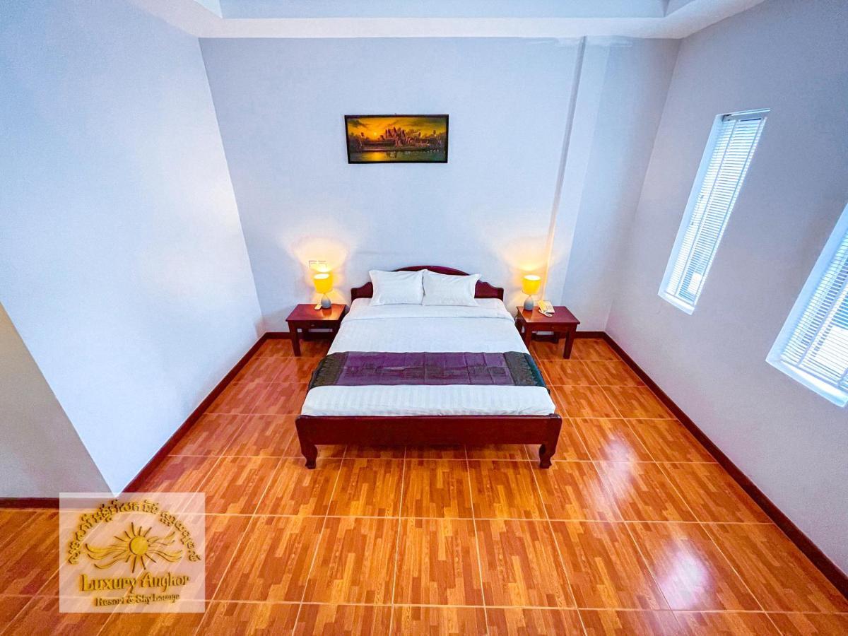Luxury Angkor Resort & Sky Lounge 시엠리아프 외부 사진