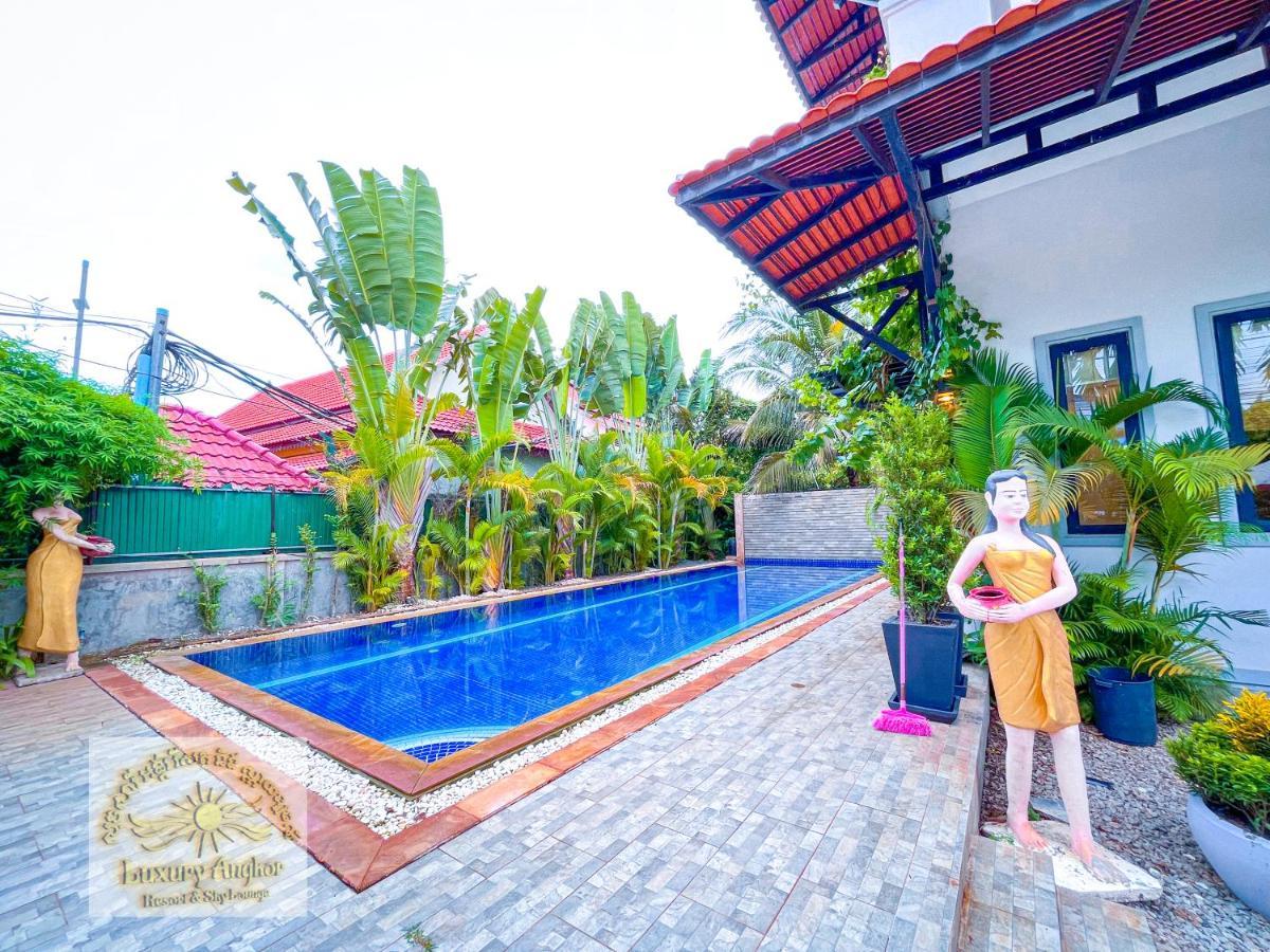 Luxury Angkor Resort & Sky Lounge 시엠리아프 외부 사진