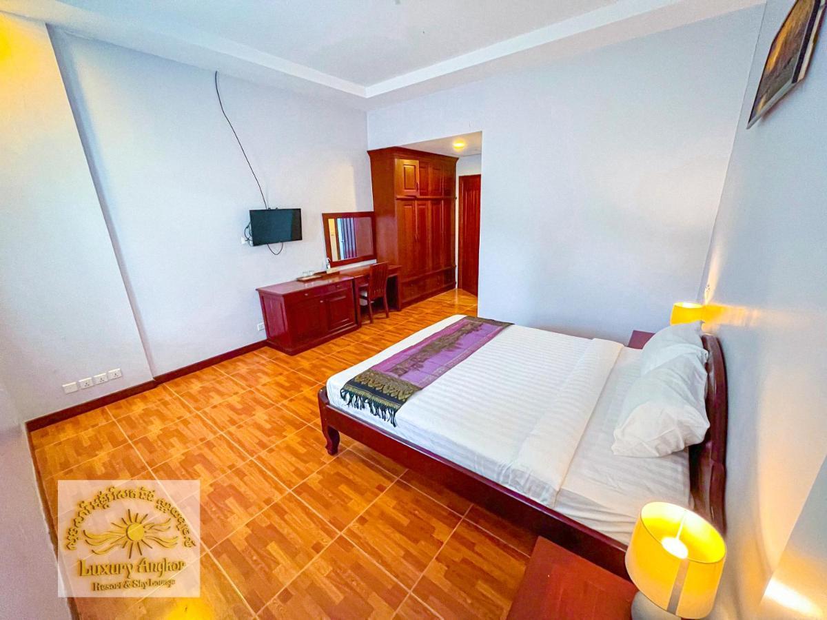 Luxury Angkor Resort & Sky Lounge 시엠리아프 외부 사진