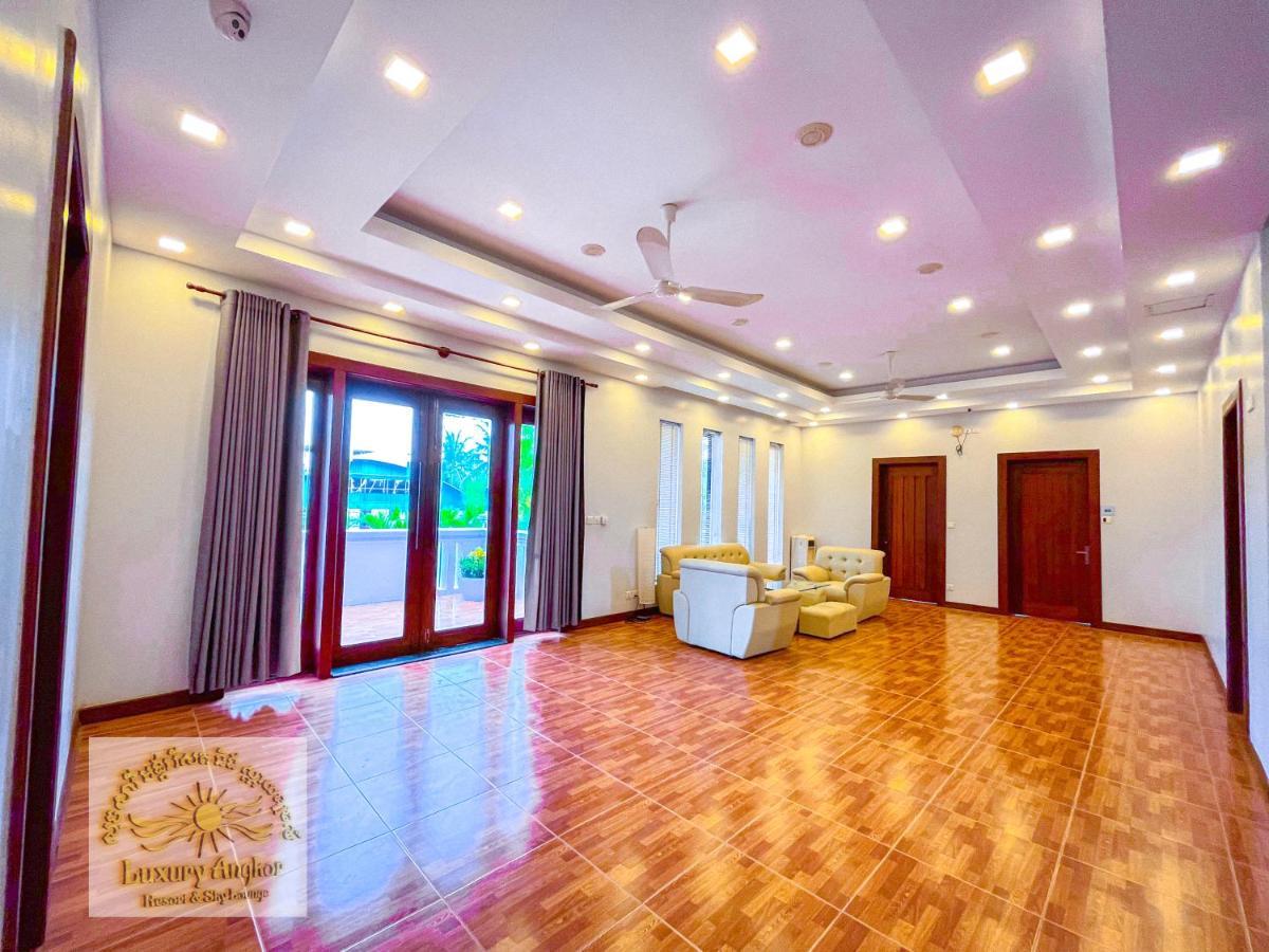 Luxury Angkor Resort & Sky Lounge 시엠리아프 외부 사진