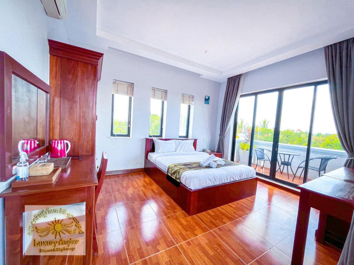 Luxury Angkor Resort & Sky Lounge 시엠리아프 외부 사진