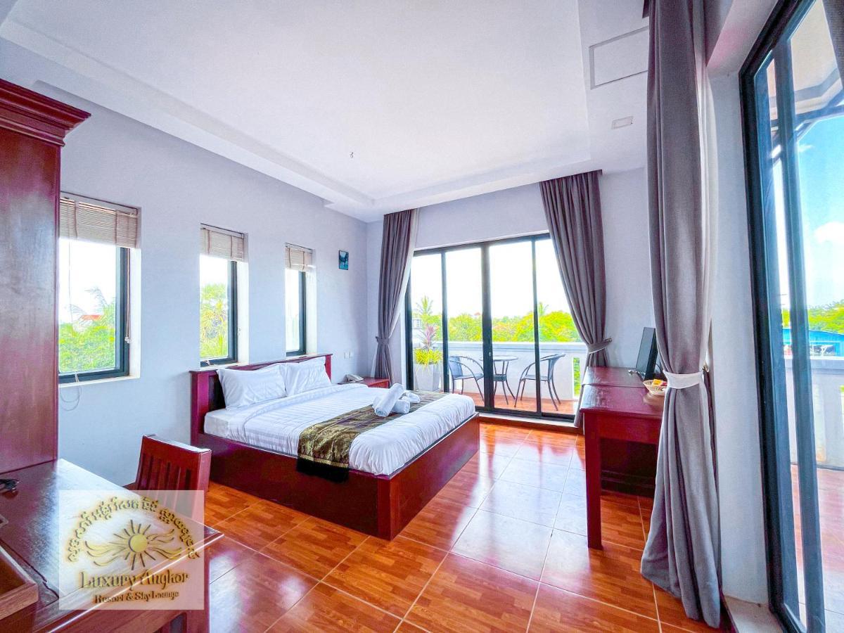 Luxury Angkor Resort & Sky Lounge 시엠리아프 외부 사진