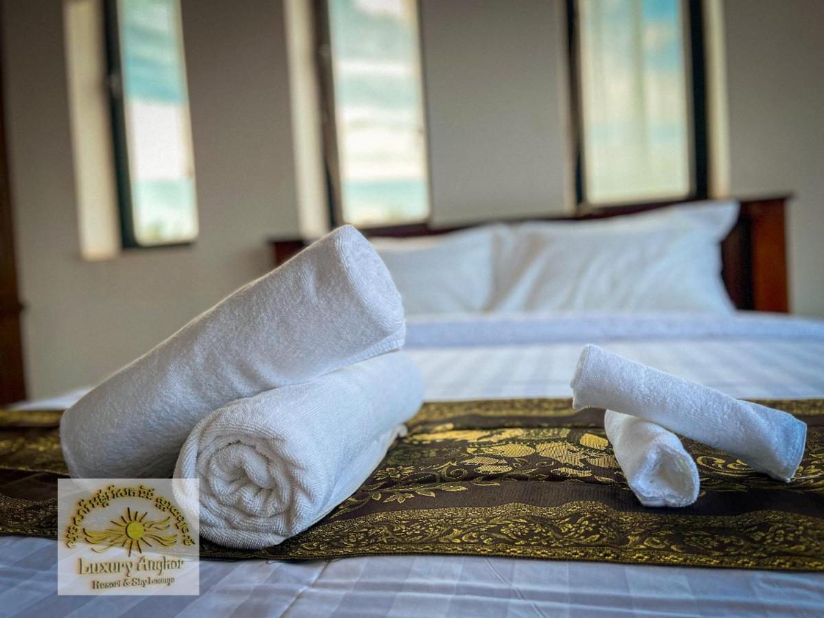 Luxury Angkor Resort & Sky Lounge 시엠리아프 외부 사진
