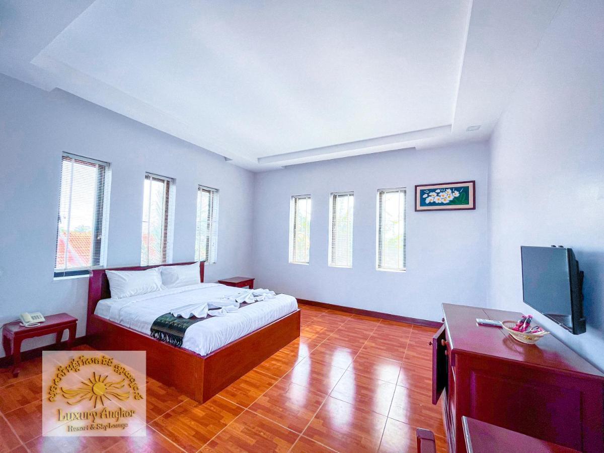Luxury Angkor Resort & Sky Lounge 시엠리아프 외부 사진