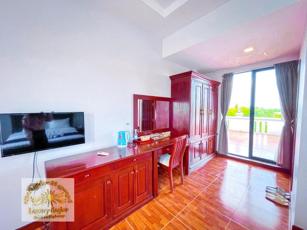 Luxury Angkor Resort & Sky Lounge 시엠리아프 외부 사진